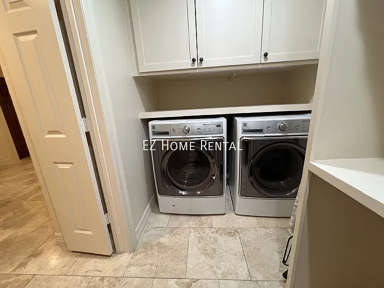 1014 Roxella St — Photo 11