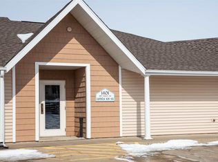 1401 3rd St SW APT 108, Waverly, IA 50677