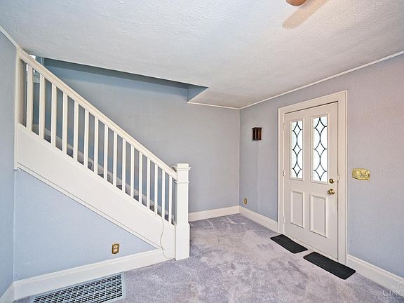 5th image of 1037 Hooven Ave