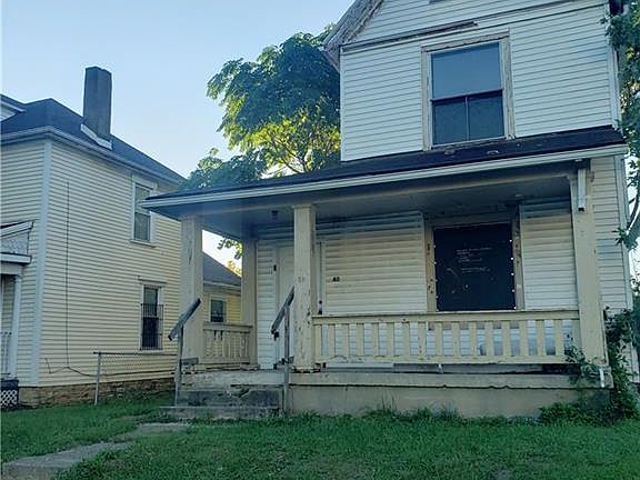 3rd image of 40 Drake Ave