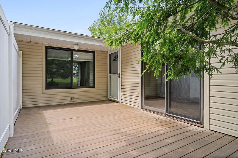 5th image of 35 Donna Lynn Drive