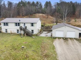 9742 Narrow Gauge Rd, Beulah, MI 49617