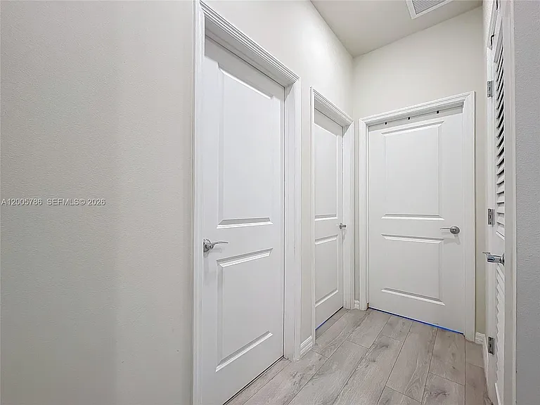 5040 Eucalyptus Dr #2 — Photo 38