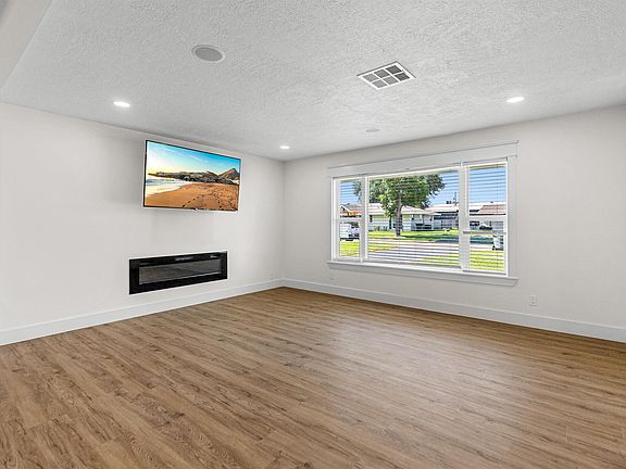 5th image of 609 Creole Ln