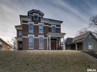 1604 State St, Quincy, IL 62301