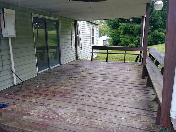 3rd image of 1108 Dorothy Dr