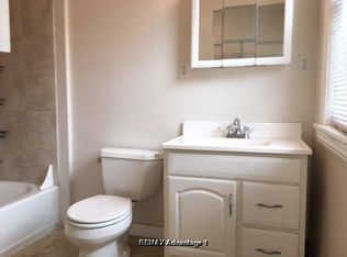 71 Hamilton St, Worcester, MA 01604