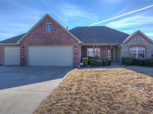 1921 W Woodbury, Broken Arrow, OK 74012