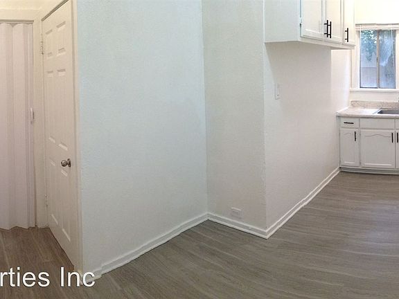 4th image of 2622 Brighton Ave APT 17