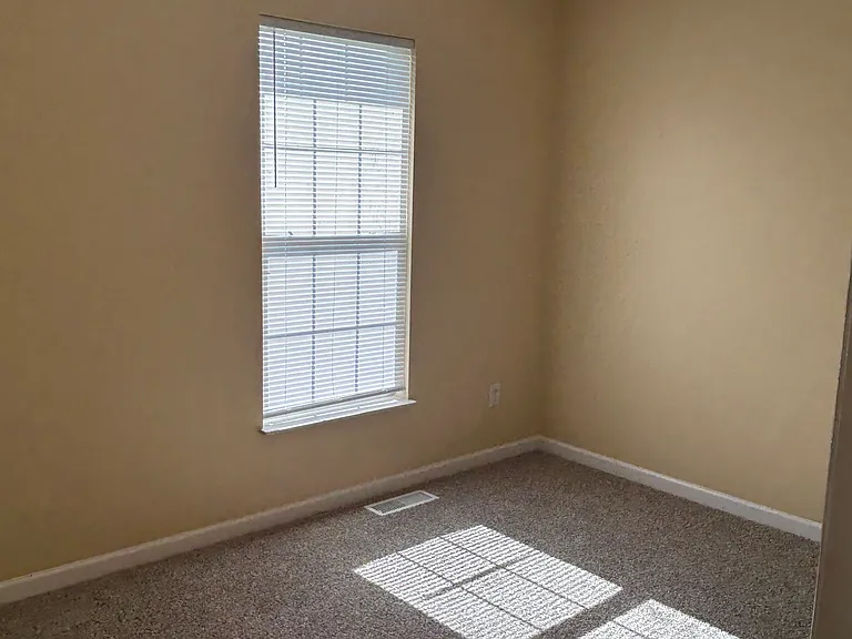 1600 Meadow Spring Dr #3 — Photo 7