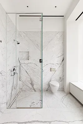 Sold by OFFICIAL | media 28