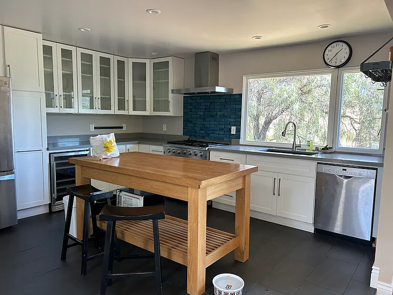 800 Sanel Dr — Photo 23