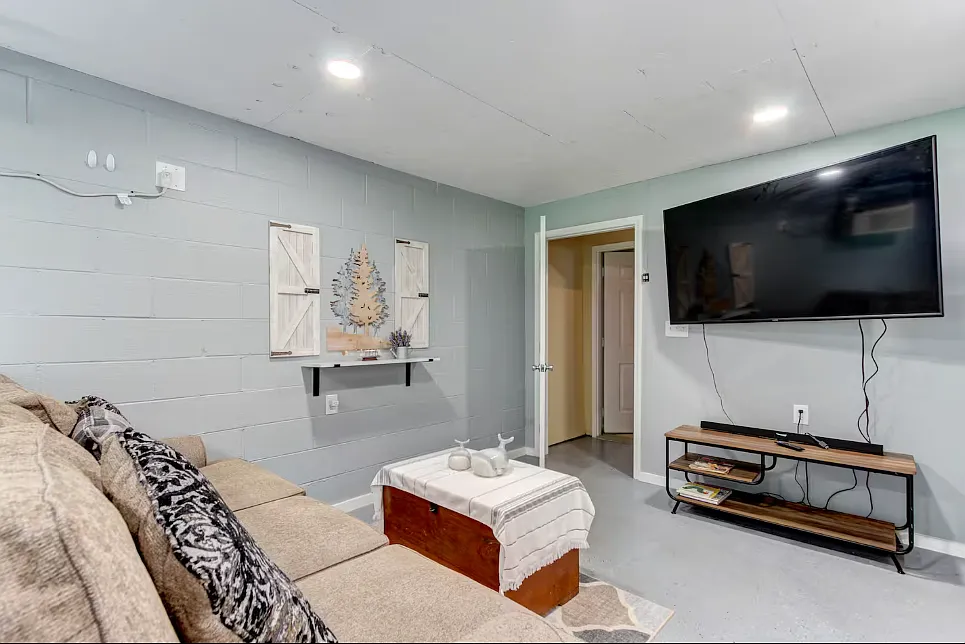 1 bed, 1000 sqft, $1,895 — Photo 2