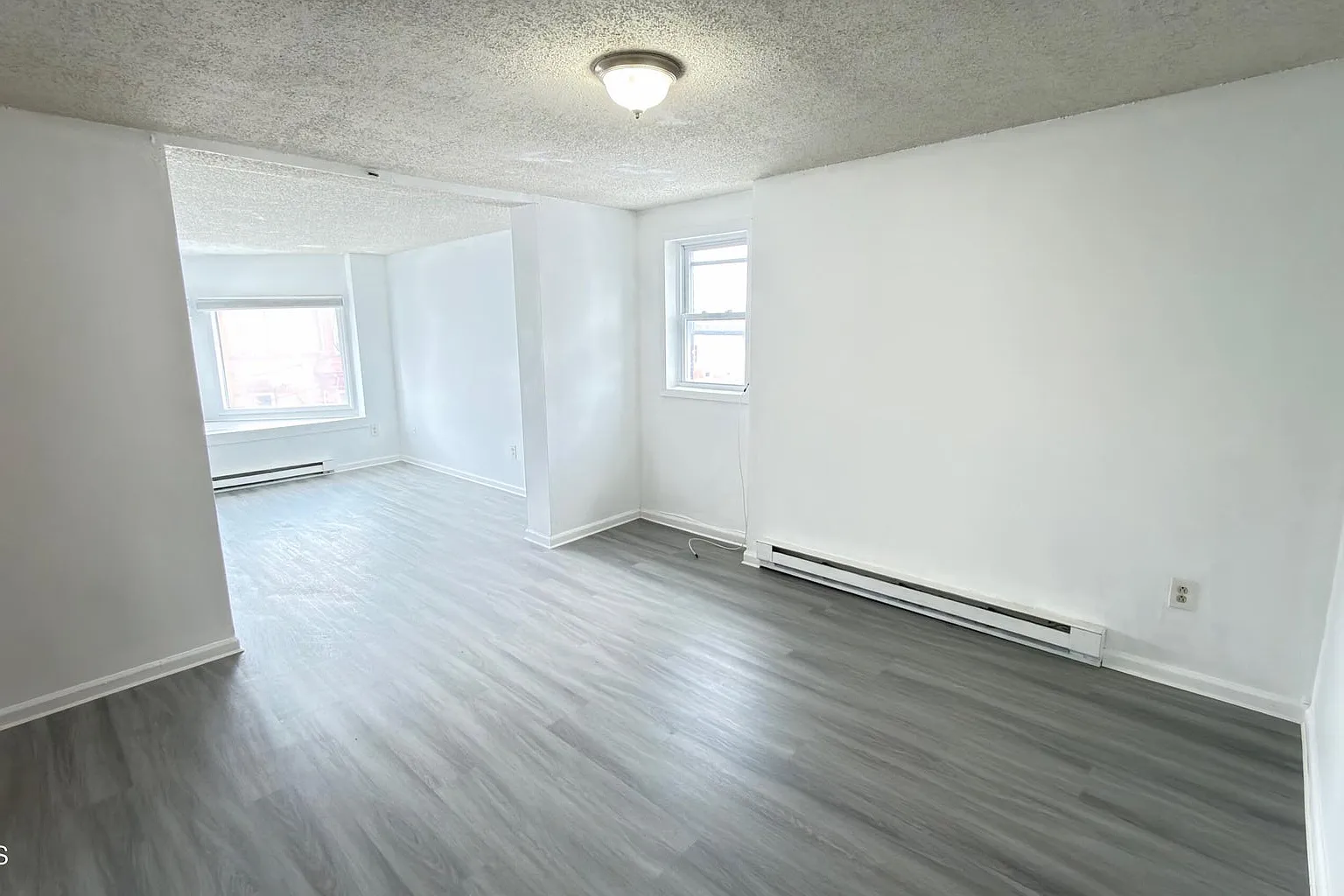 3 bed, 950 sqft, $1,325 — Photo 1
