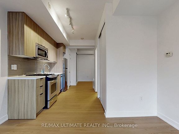 4th image of 140 Broadview Ave #59