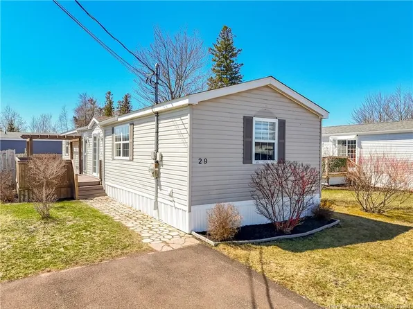 29 Petitcodiac Ln, Dieppe, NB E1A 7N1