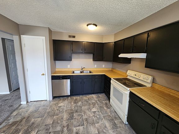 3rd image of 3624 Huntington Ave APT 4