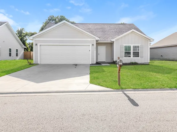 1055 Autumns Wood Cir E, Brunswick, GA 31525