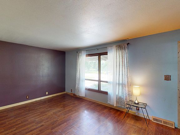 4th image of 631 S Quapaw St