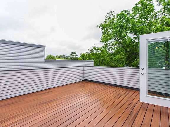 3rd Floor Rooftop Balcony