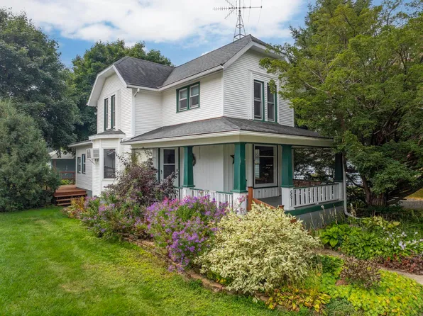 207 W 5th St, Sumner, IA 50674