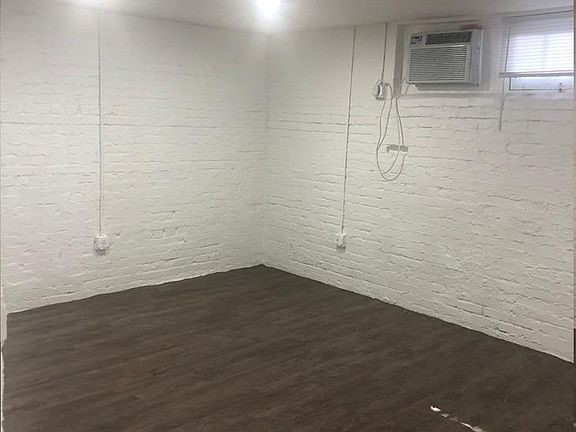 4th image of 226 W 9th St #B01