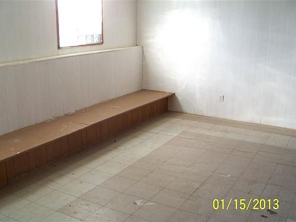 5th image of 904 W 72nd Pl