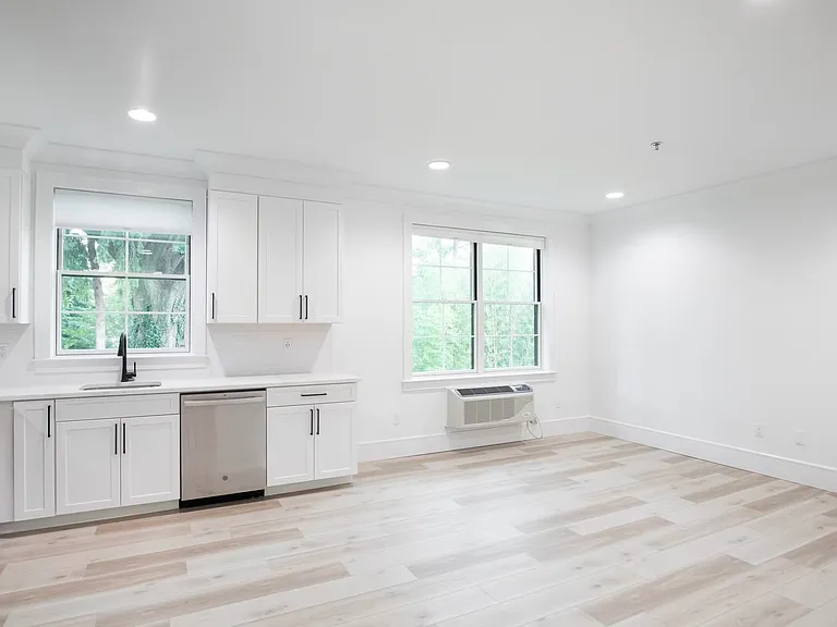 The Lofts at Maple & Main — Photo 14