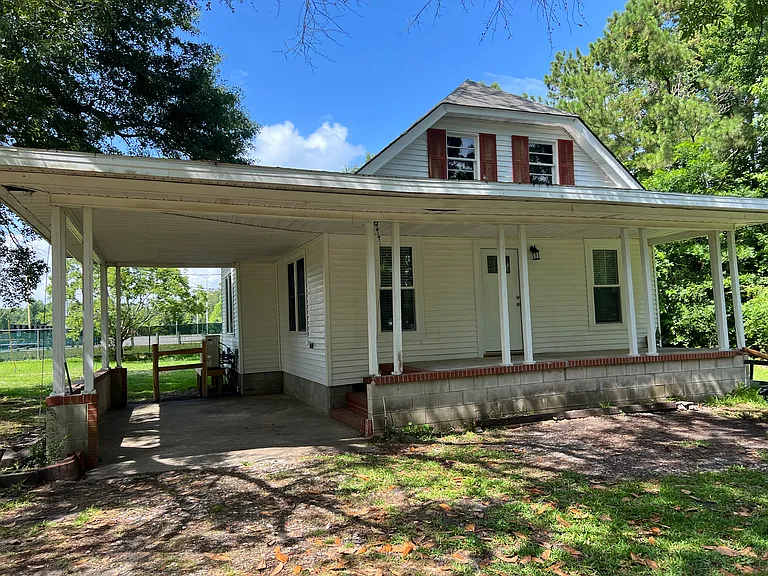1112 Wilson Ln — Photo 2