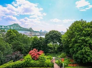 4 Breakwater Dr, Chelsea, MA 02150