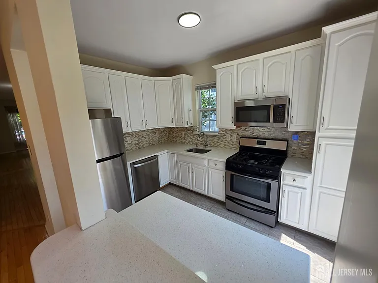 1301 Dahlia Cir — Photo 9