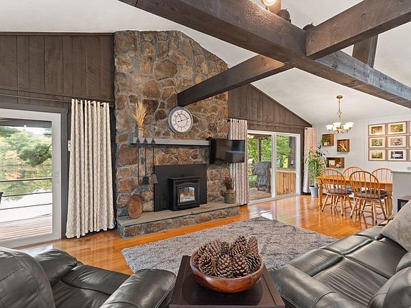 2nd image of 8 Fountain Spring Ln