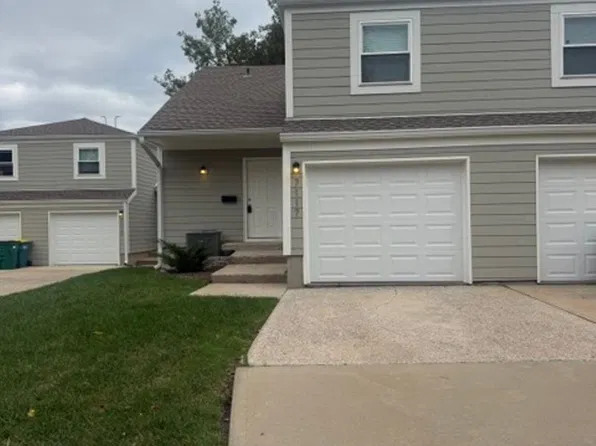 7117 W 69th St, Overland Park, KS 66204
