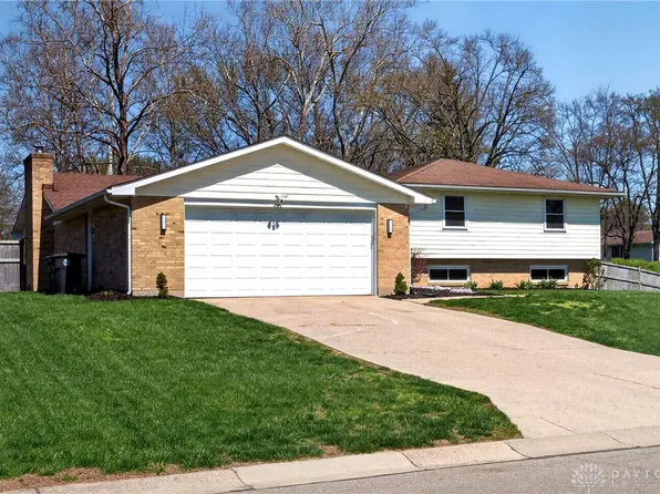 689 Chipplegate Dr, Dayton, OH 45459