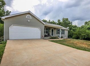 2843 Maplewood Dr, High Ridge, MO 63049