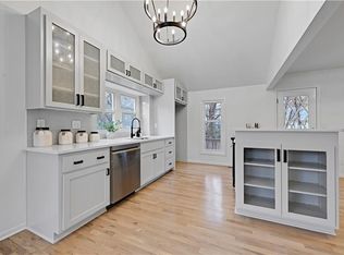 9318 Greenway Ln, Lenexa, KS 66215