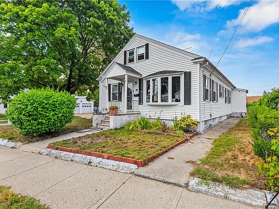 2nd image of 39 Bolton Ave