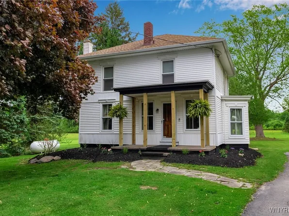 3293 Hartland Rd, Gasport, NY 14067