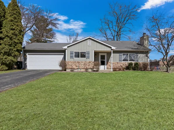 1230 Fairmont Ct, Algonquin, IL 60102