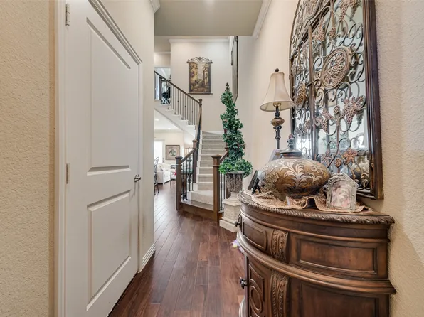 1217 Summerset Ln, Burleson, TX 76028