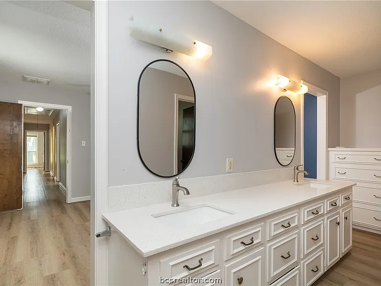 3705 Holly Dr — Photo 11