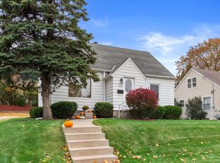 W168N9115 Falls Ave, Menomonee Falls, WI 53051