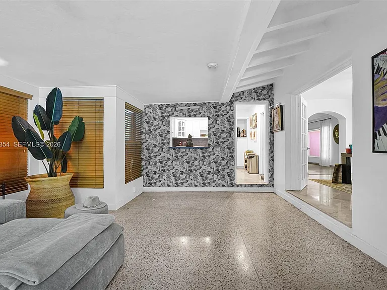 9325 NE 5th Ave — Photo 15