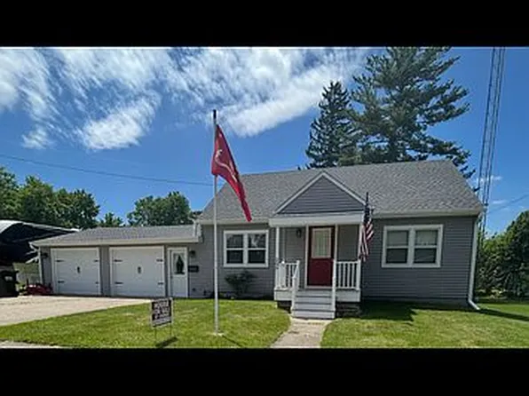 209 A St, Genoa, IL 60135