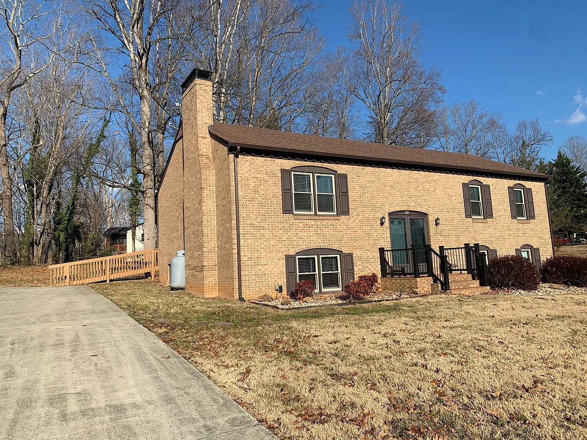 Building Photo - 481 Bedford Springs Rd