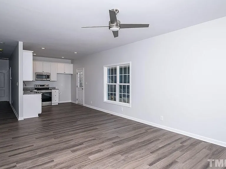 2612 Holloway St — Photo 7