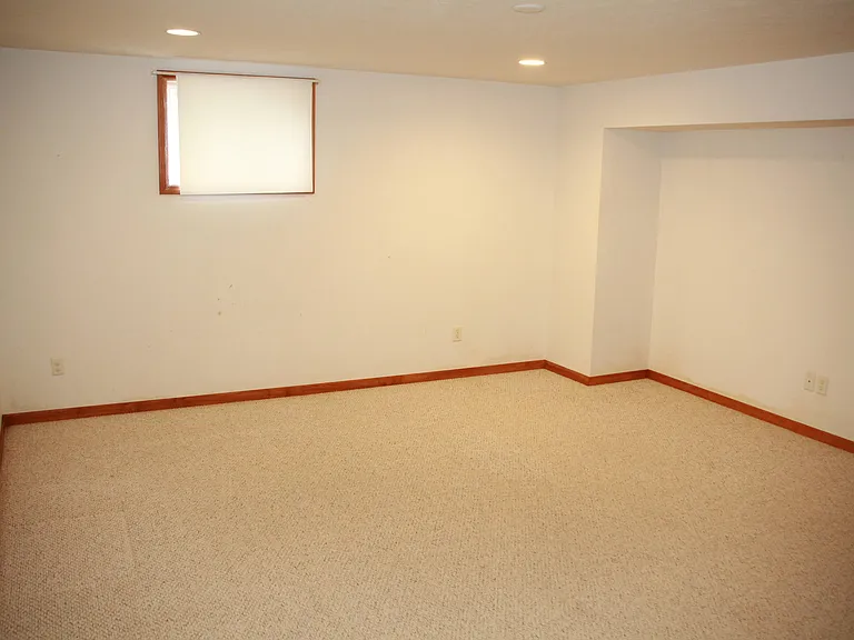 3125 Old Jamestown Rd — Photo 38