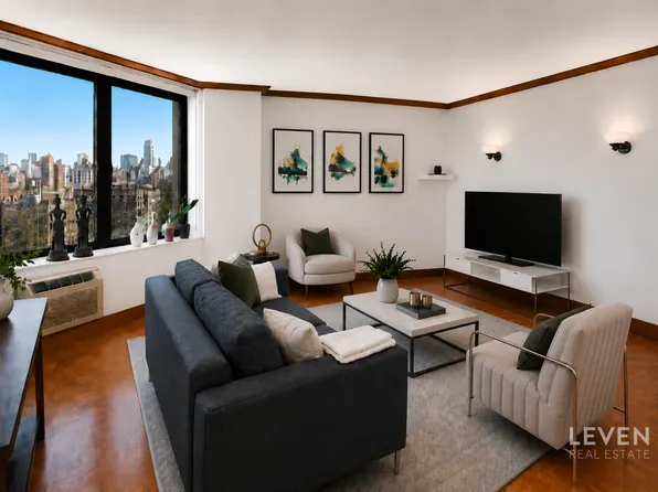 1623 3rd Avenue image 1 of 11
