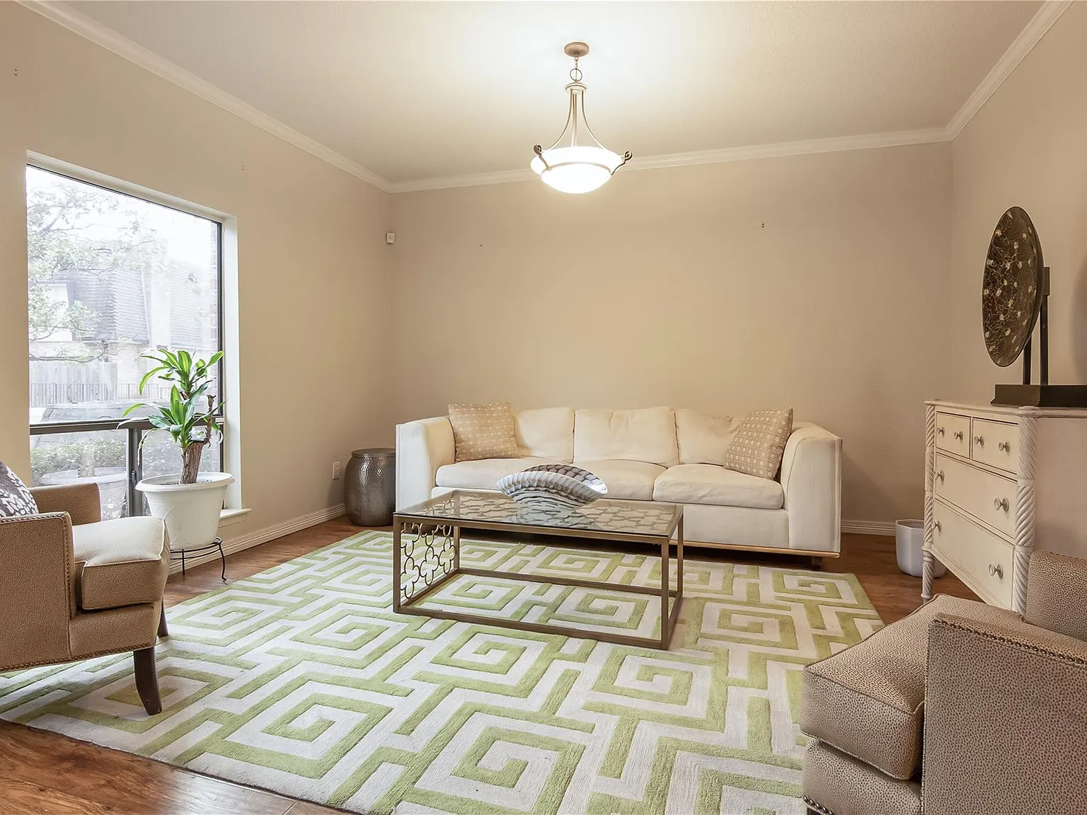 3 bed, 2.5 bath, 2016 sqft, $2,950 — Photo 4