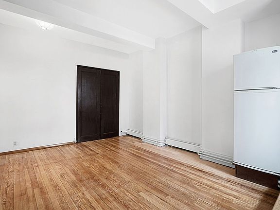 4th image of 431 E 12th St APT 2A